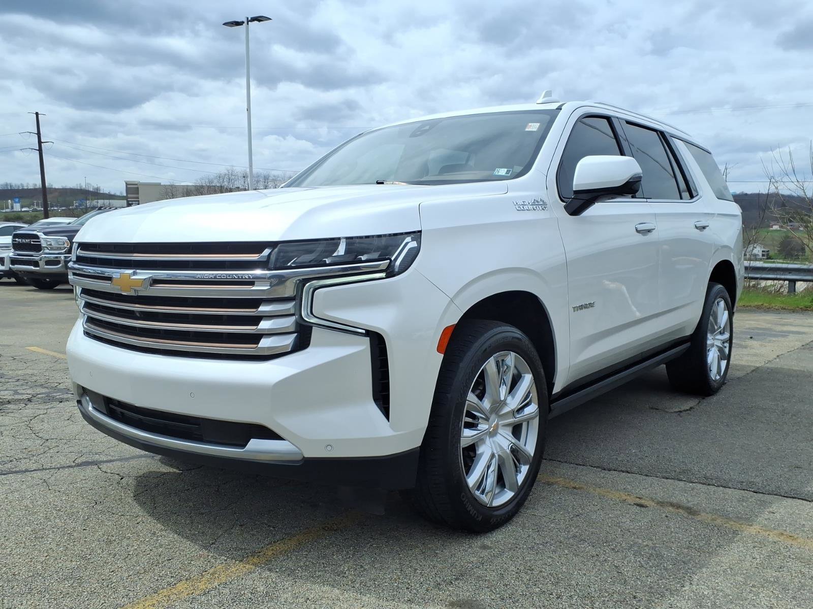 Used 2021 Chevrolet Tahoe High Country w/ Premium Package image 3
