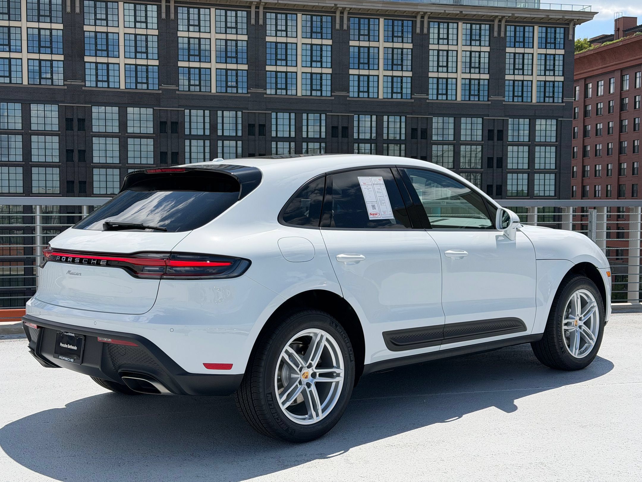 Used 2026 Porsche Macan AWD/4WD image 7