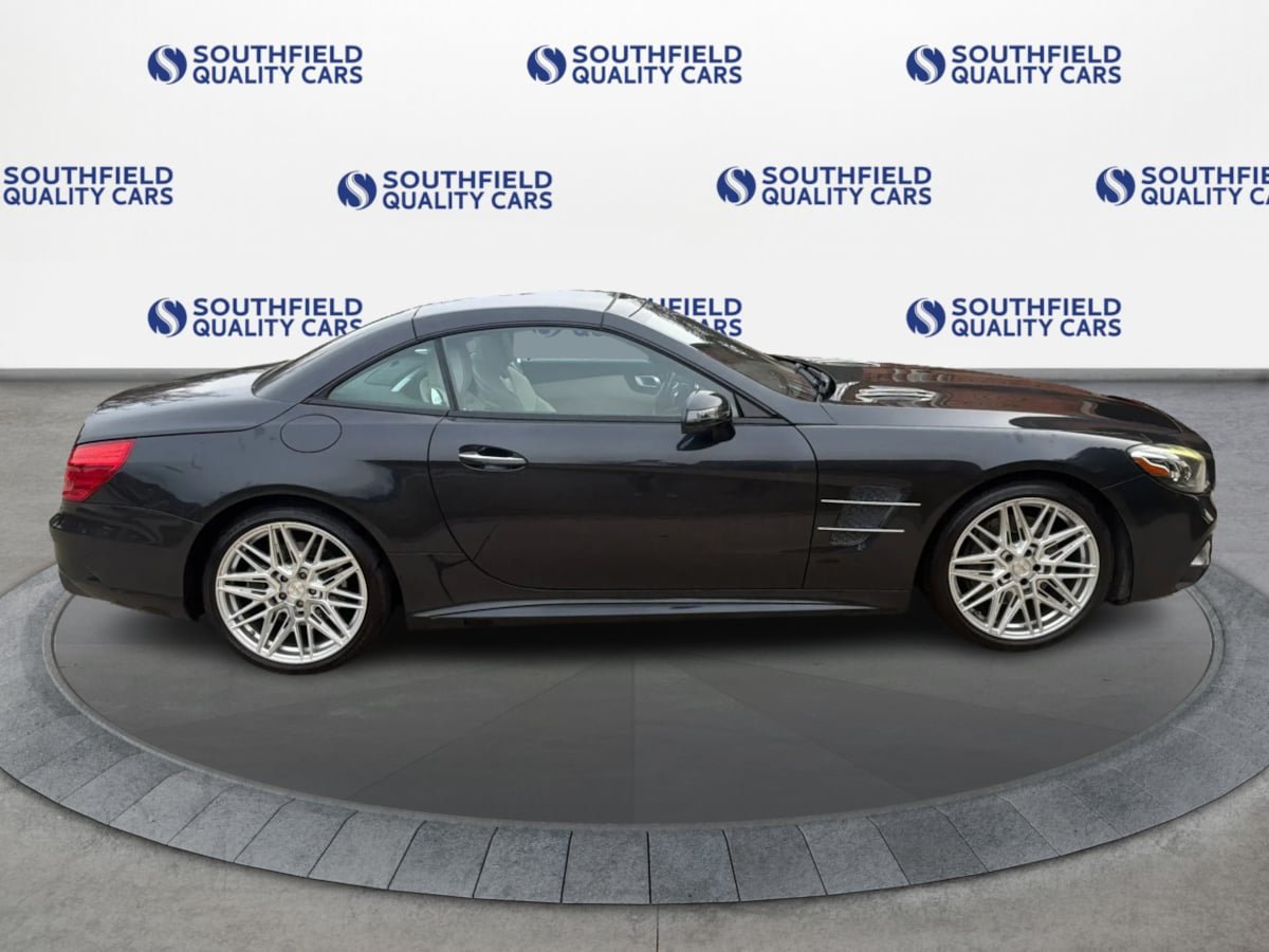 Used 2017 Mercedes-Benz SL 550 image 8