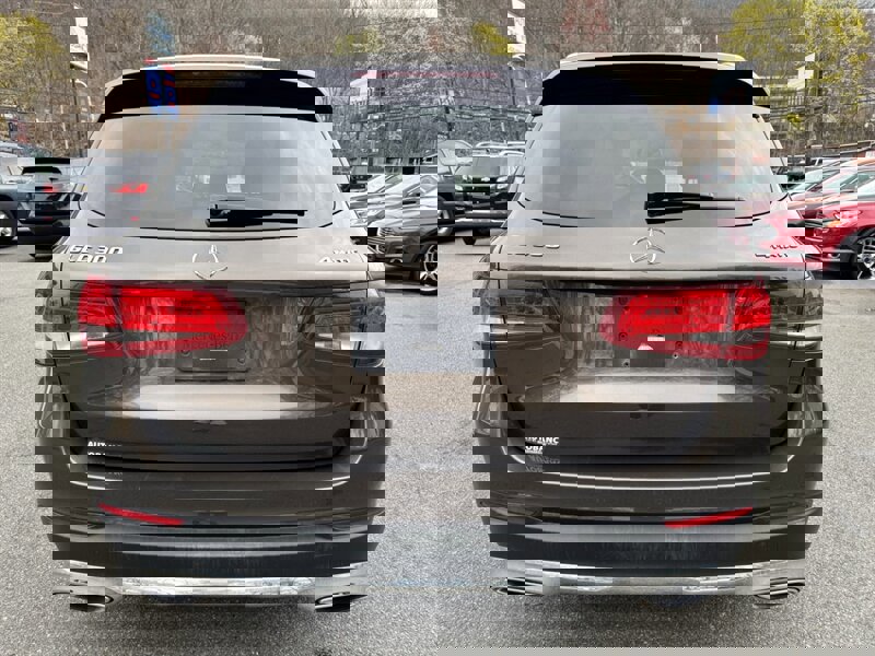 Used 2018 Mercedes-Benz GLC 300 4MATIC w/ Premium Package image 6