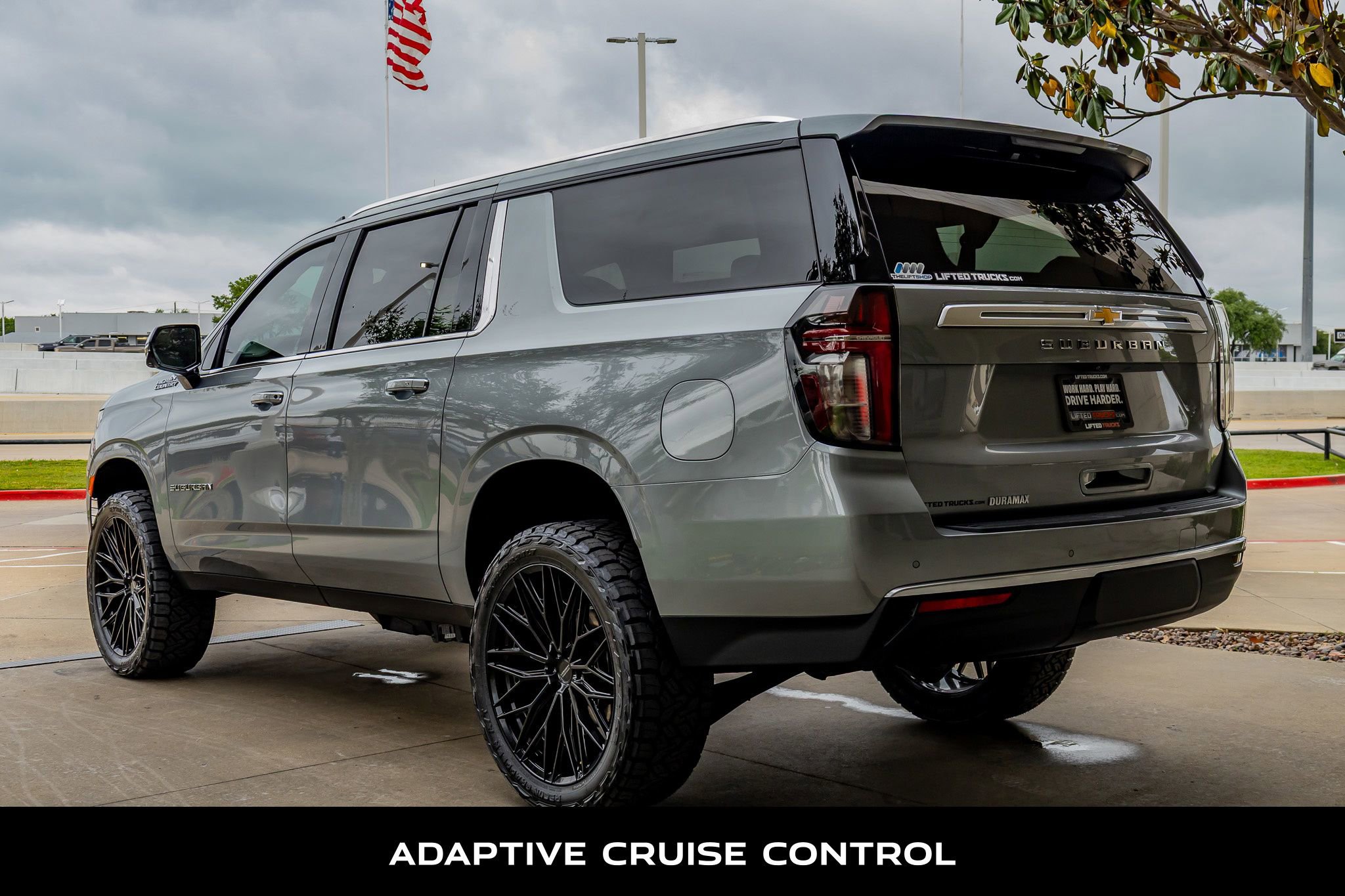 Used 2024 Chevrolet Suburban High Country image 7