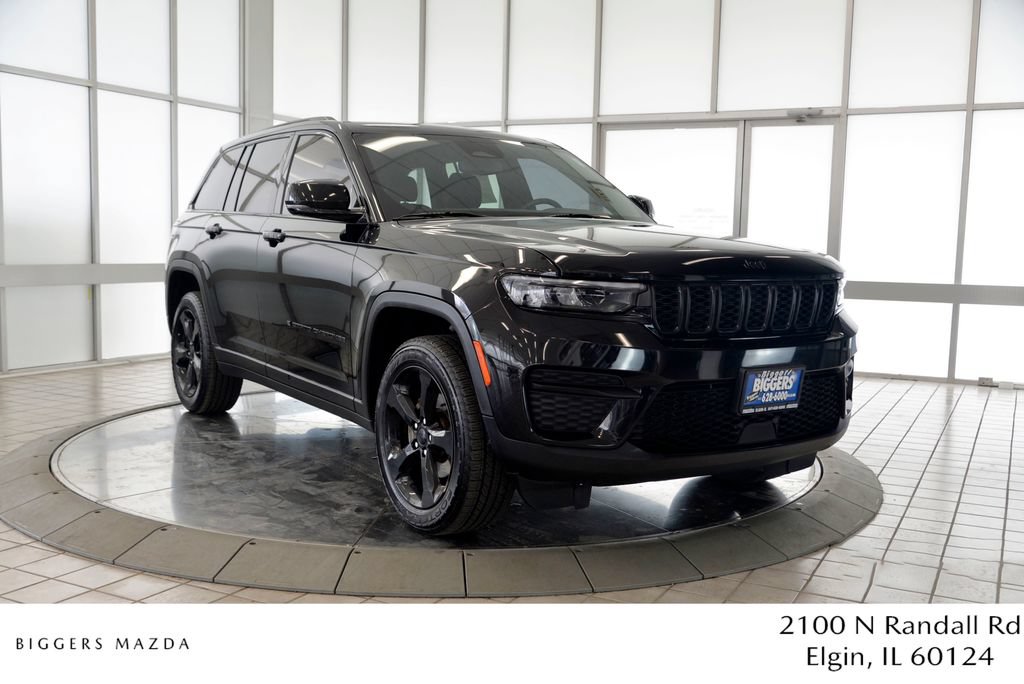 Used 2023 Jeep Grand Cherokee Altitude AWD/4WD image 1