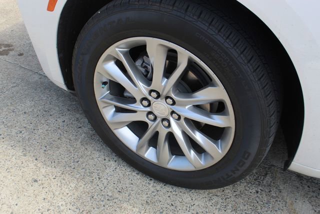 Used 2022 Buick Enclave Avenir w/ Avenir Technology Package image 3