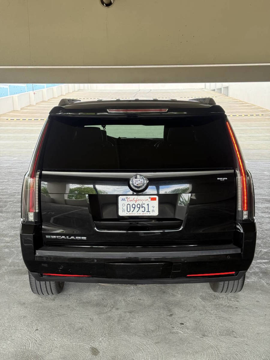 Used 2015 Cadillac Escalade Luxury AWD/4WD image 8