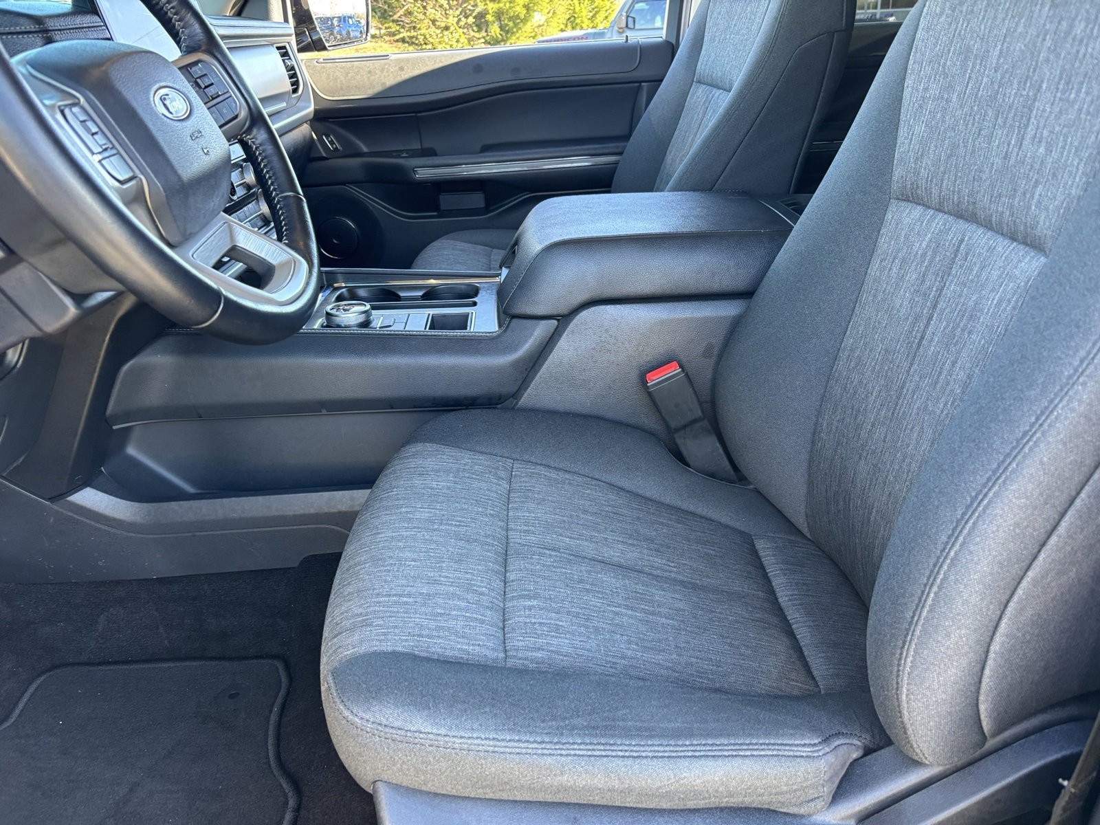 Used 2022 Ford Expedition XLT image 19