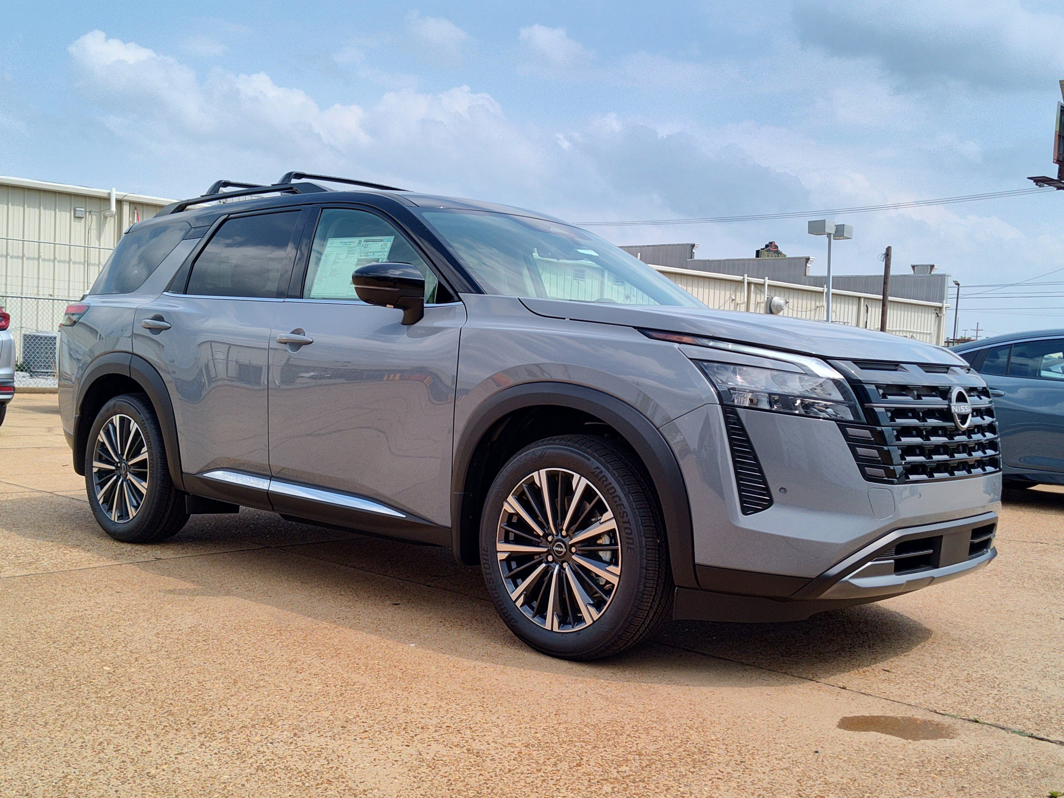 New 2026 Nissan Pathfinder Platinum FWD image 6