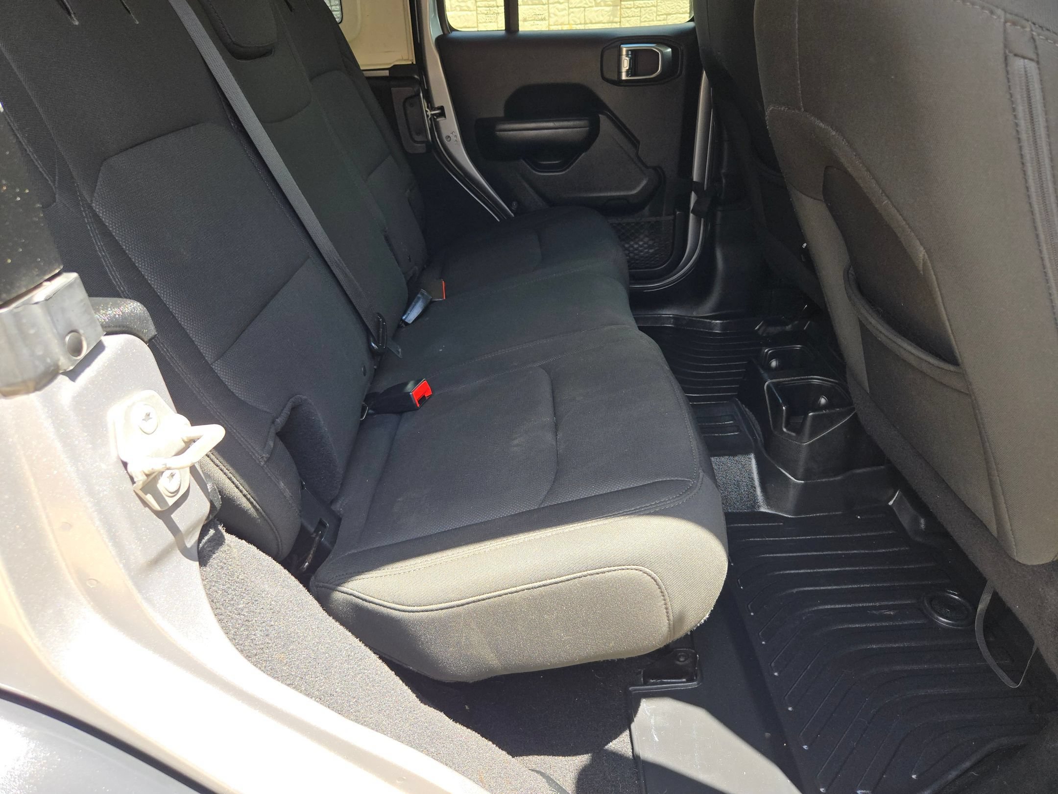 Used 2018 Jeep Wrangler Unlimited Sport S AWD/4WD image 25