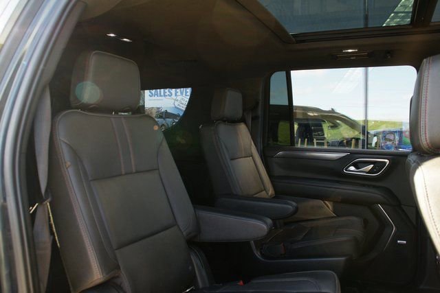 Used 2022 Chevrolet Suburban RST w/ Sport Performance Package image 34