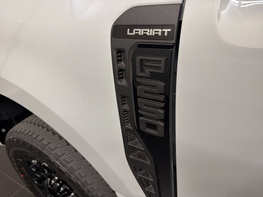New 2026 Ford F250 Lariat w/ Black Appearance Package AWD/4WD image 44