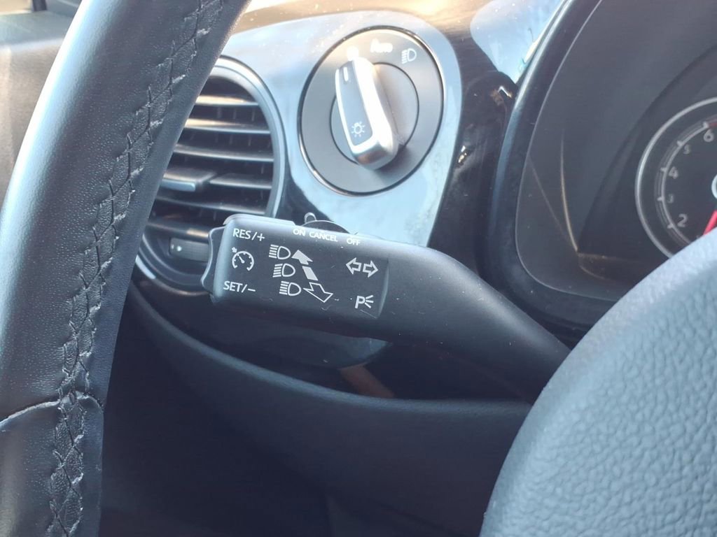 Used 2018 Volkswagen Beetle 2.0T S w/ Style & Comfort Package For S FWD image 22