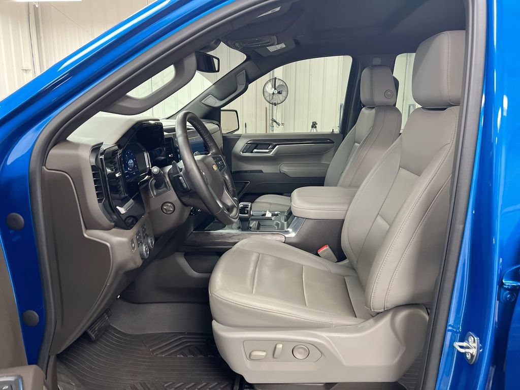 Used 2024 Chevrolet Silverado 1500 LTZ AWD/4WD image 20