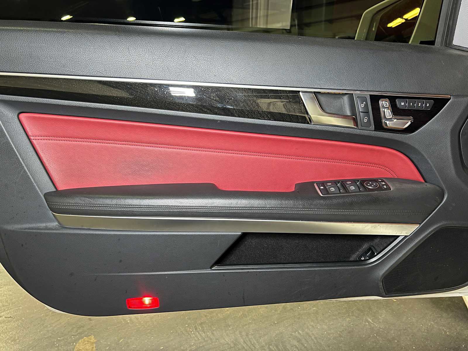 Used 2017 Mercedes-Benz E 400 4MATIC Coupe image 18