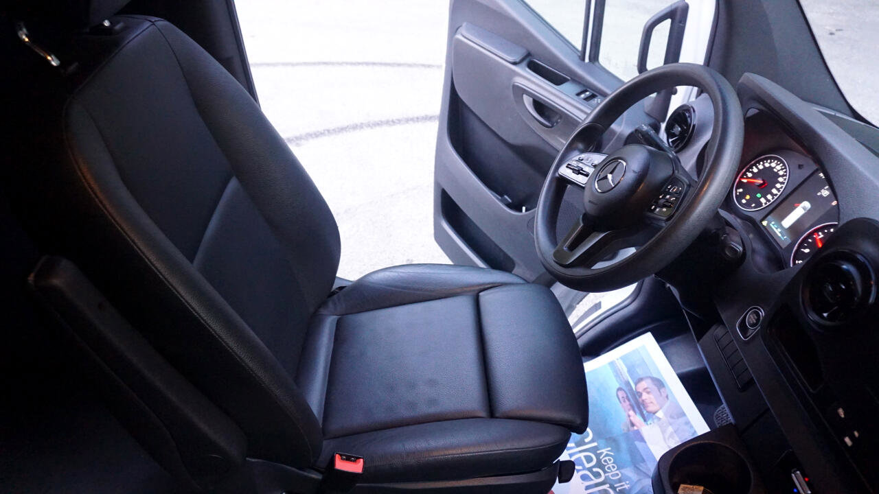 Used 2023 Mercedes-Benz Sprinter 2500 image 20