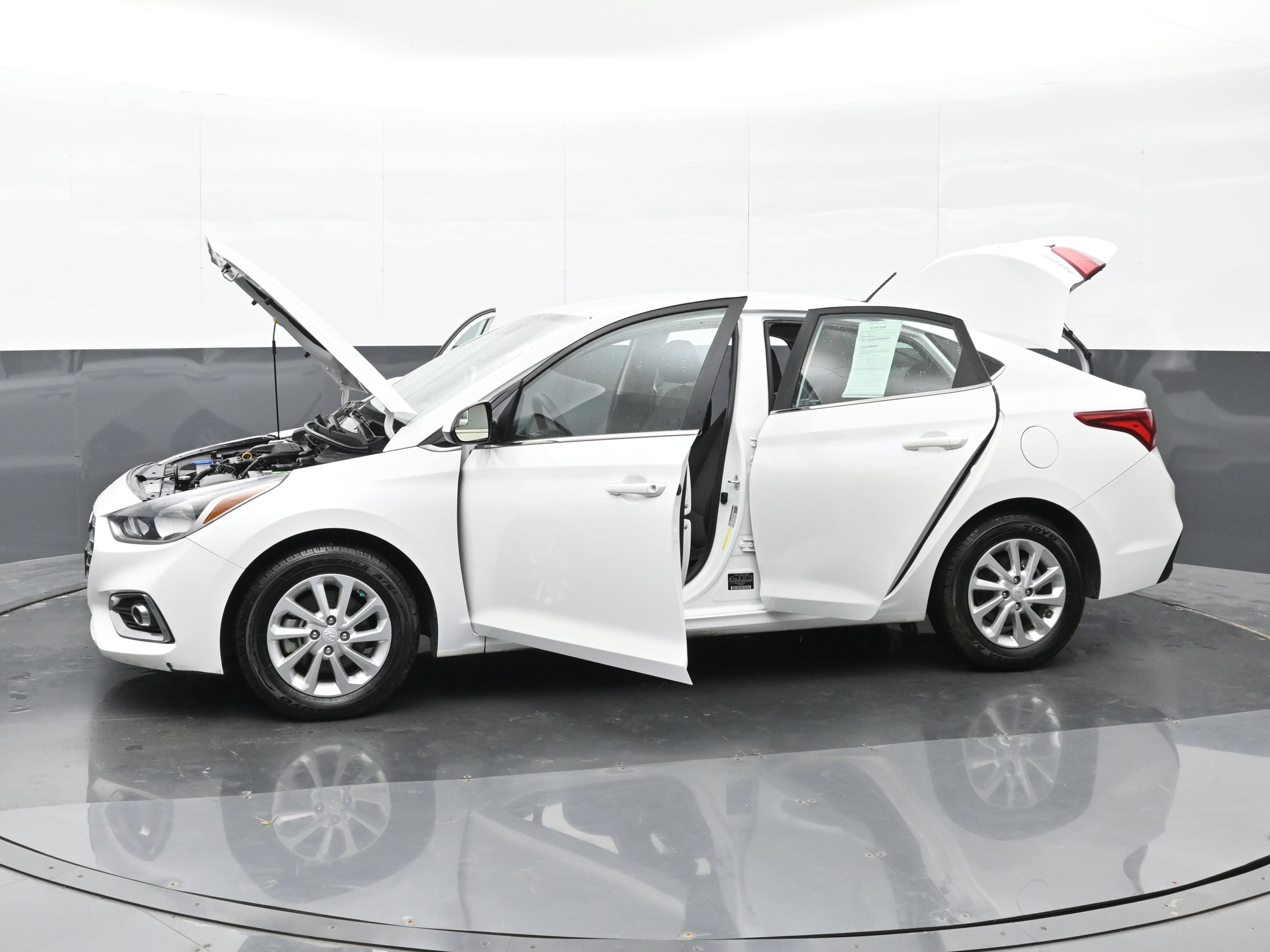 Used 2022 Hyundai Accent SEL FWD image 48