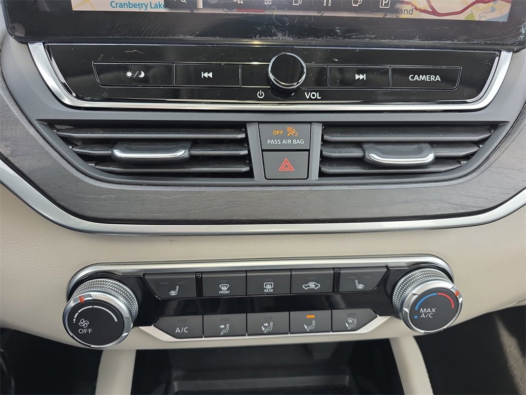 Used 2023 Nissan Altima 2.5 SV w/ SV Premium Package image 24