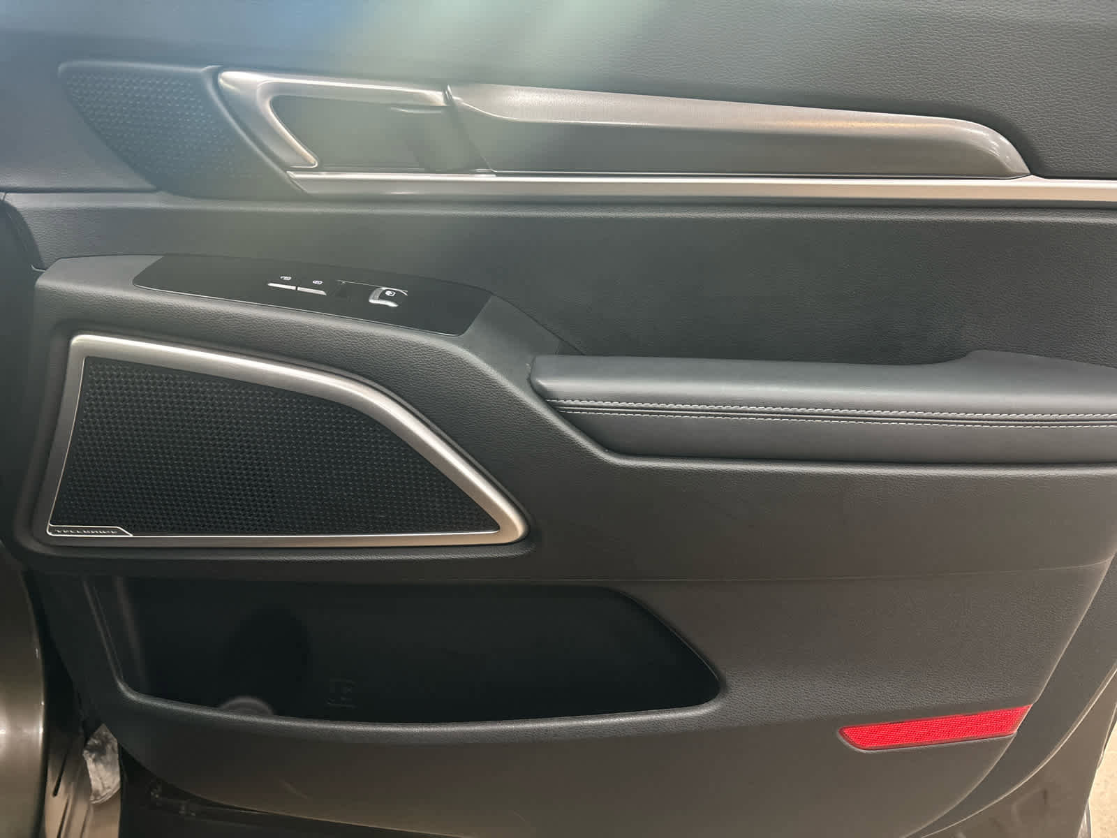 Used 2025 Kia Telluride S image 22