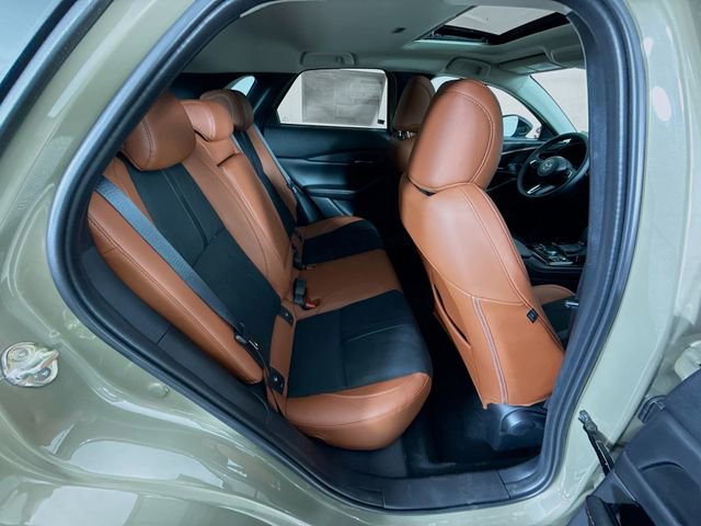 New 2025 MAZDA CX-30 Carbon image 27