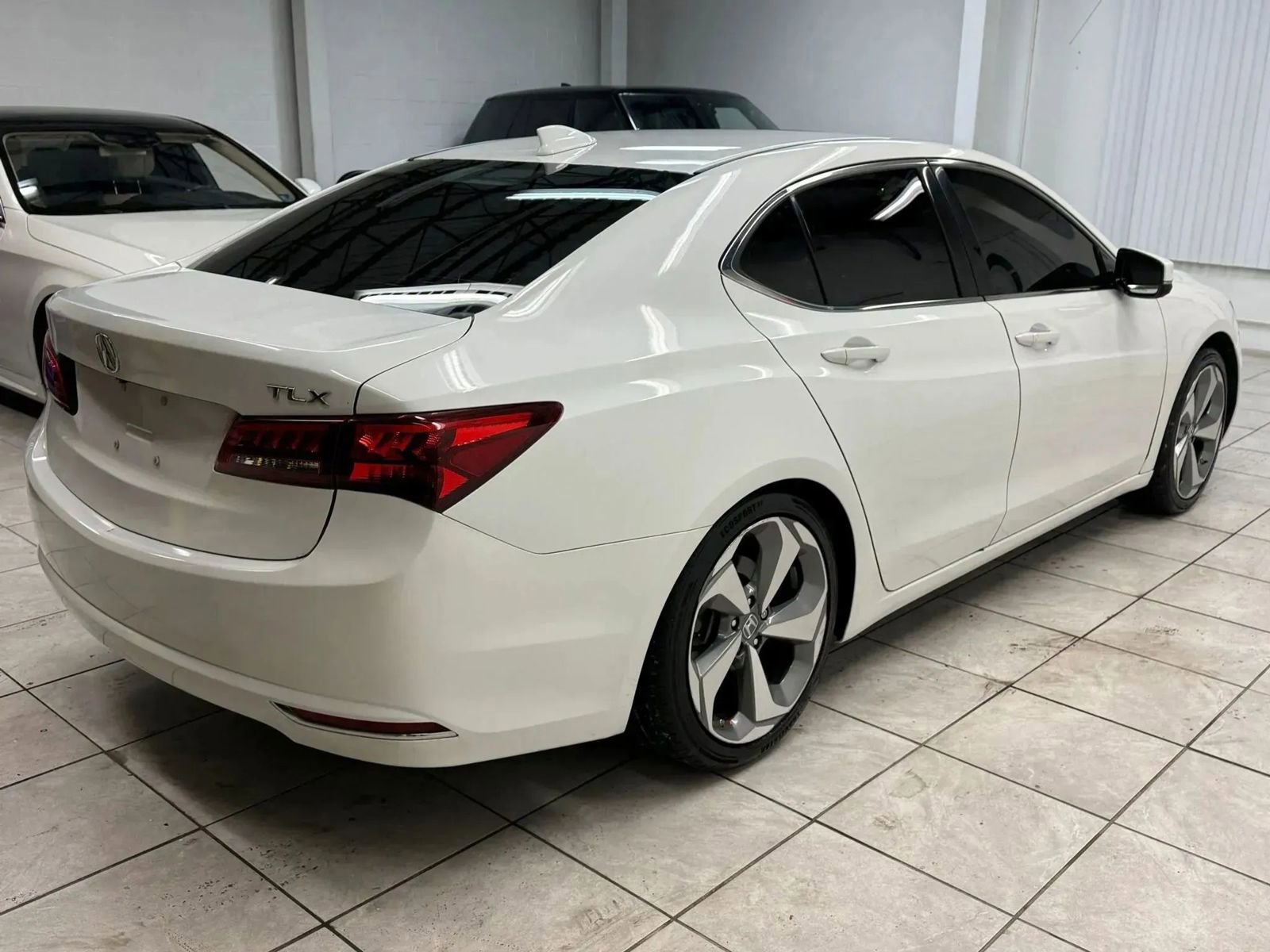 Used 2015 Acura TLX image 9