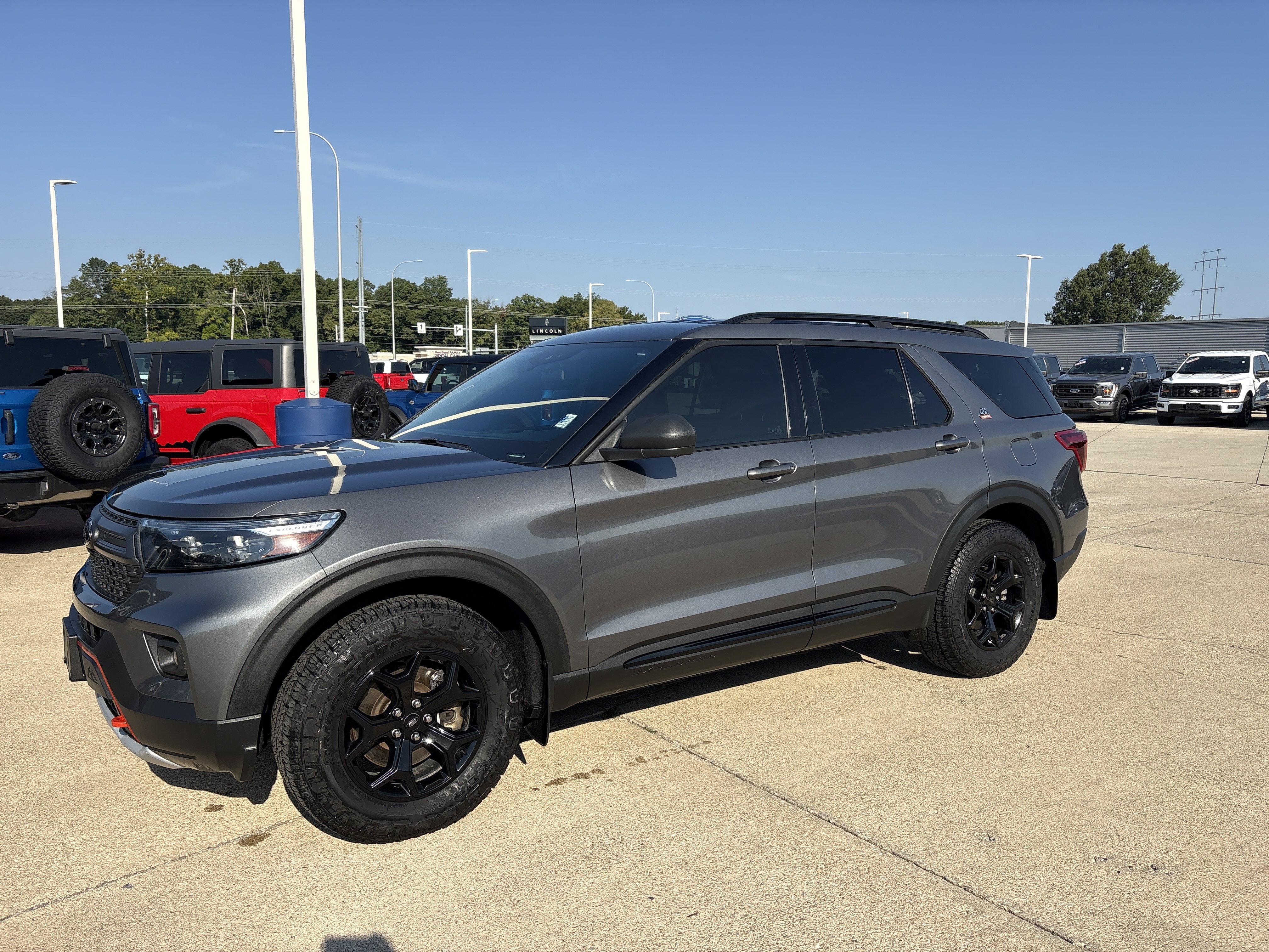 Used 2022 Ford Explorer Timberline AWD/4WD image 3