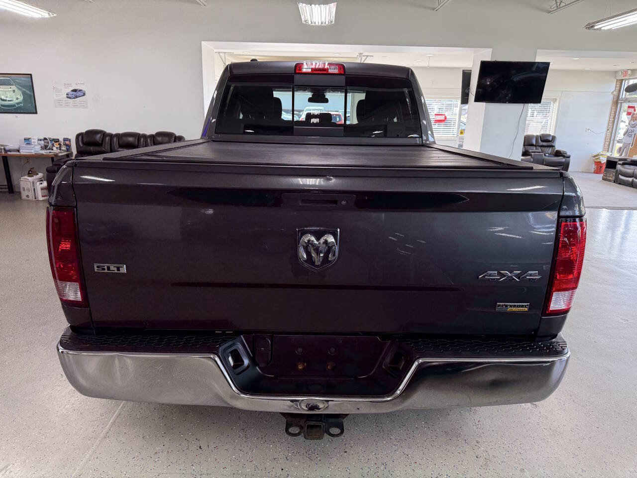 Used 2018 RAM 1500 Classic SLT image 8
