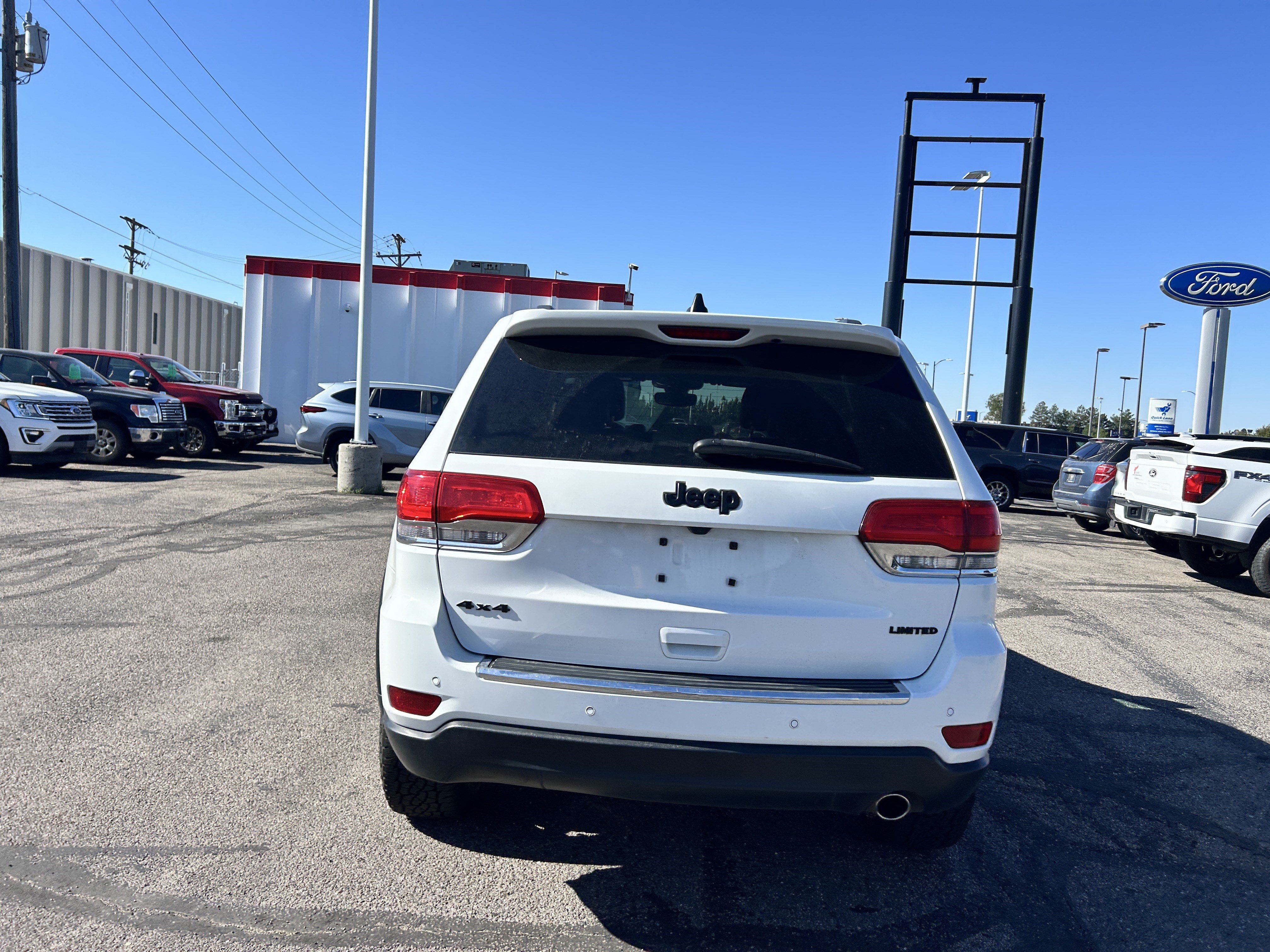 Used 2019 Jeep Grand Cherokee Limited AWD/4WD image 4