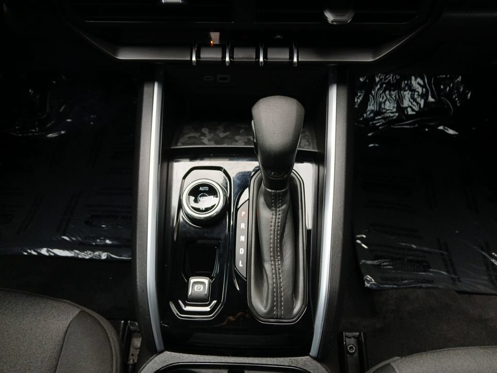 Used 2024 Chevrolet Colorado Trail Boss w/ Advanced Trailering Package AWD/4WD image 10