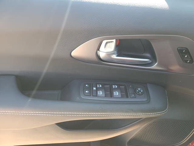 New 2026 Chrysler Pacifica Select AWD/4WD image 7