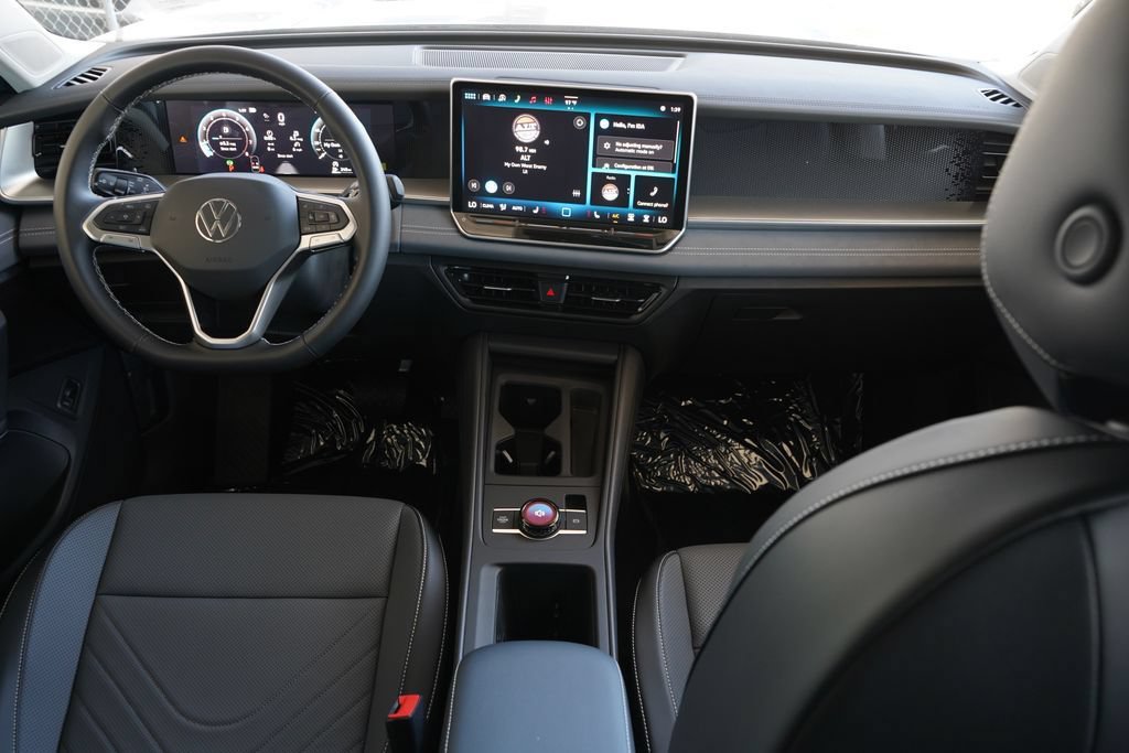 New 2026 Volkswagen Tiguan SE FWD image 8
