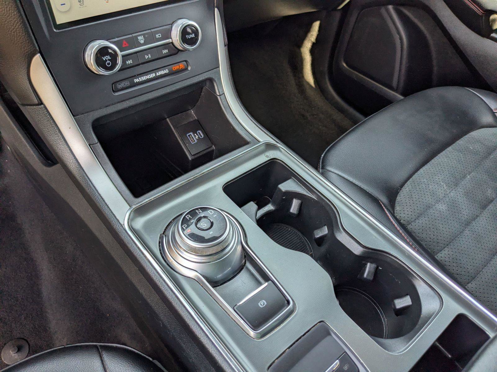 Used 2022 Ford Edge ST-Line image 14