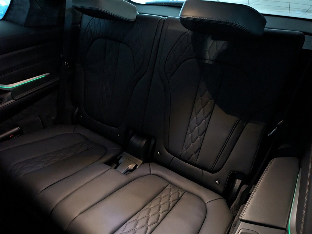New 2026 BMW X7 M60i image 7