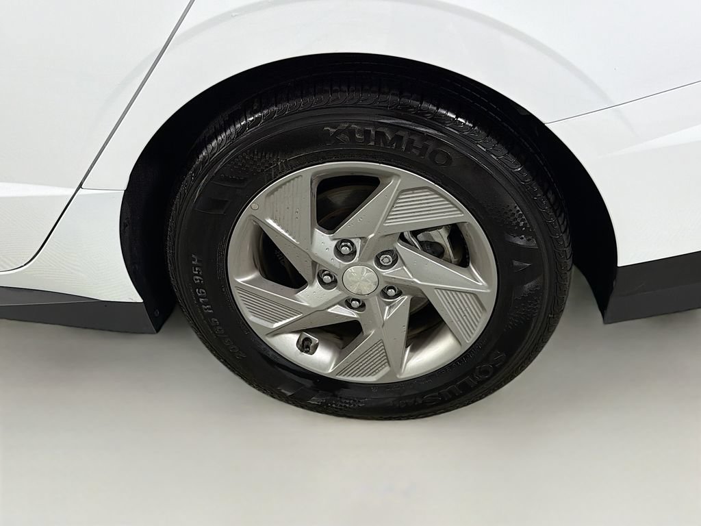 Used 2025 Hyundai Sonata SE FWD image 30