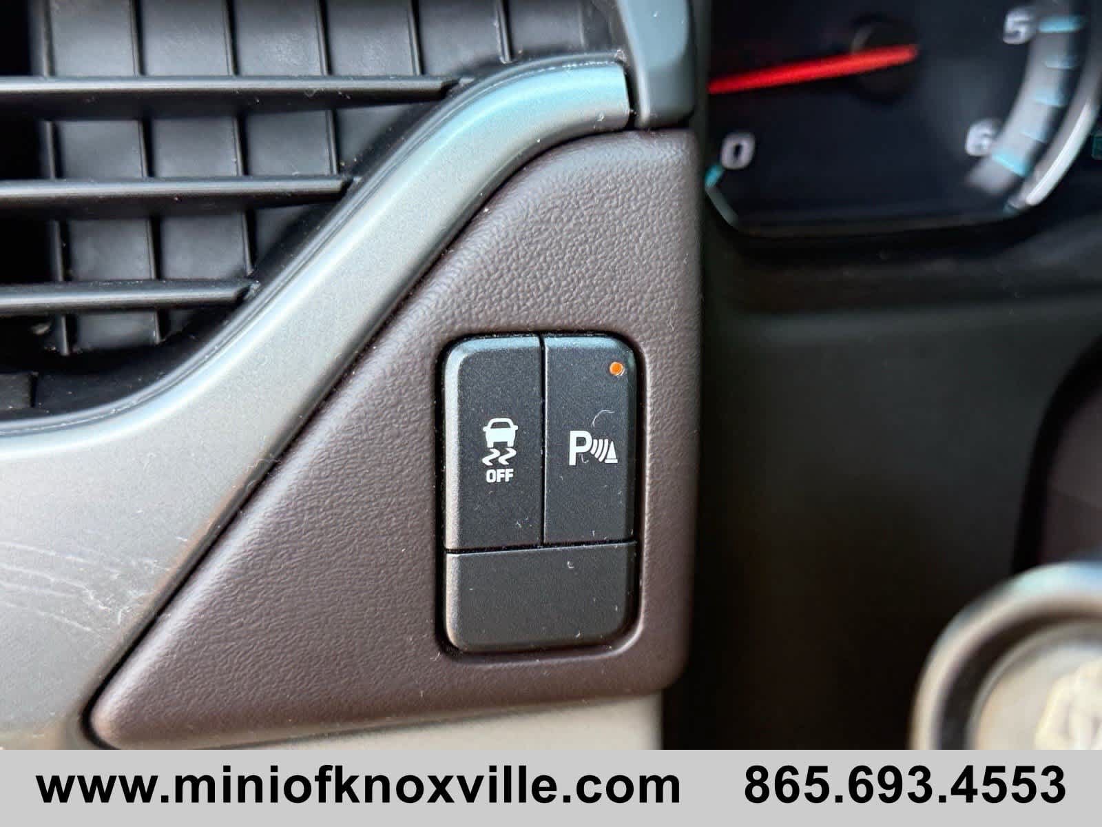 Used 2018 Chevrolet Tahoe LS w/ All-Season Package RWD image 31