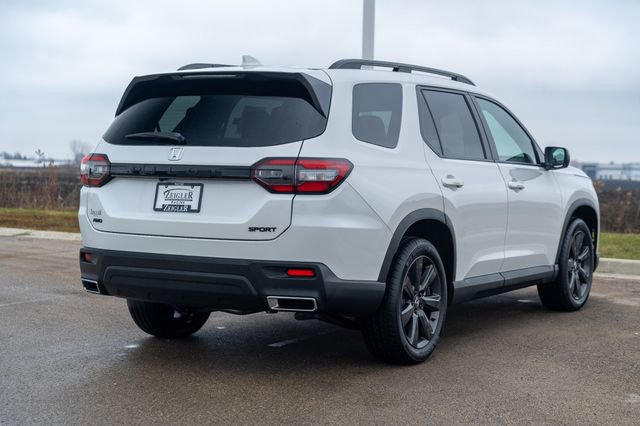 Used 2025 Honda Pilot Sport image 7