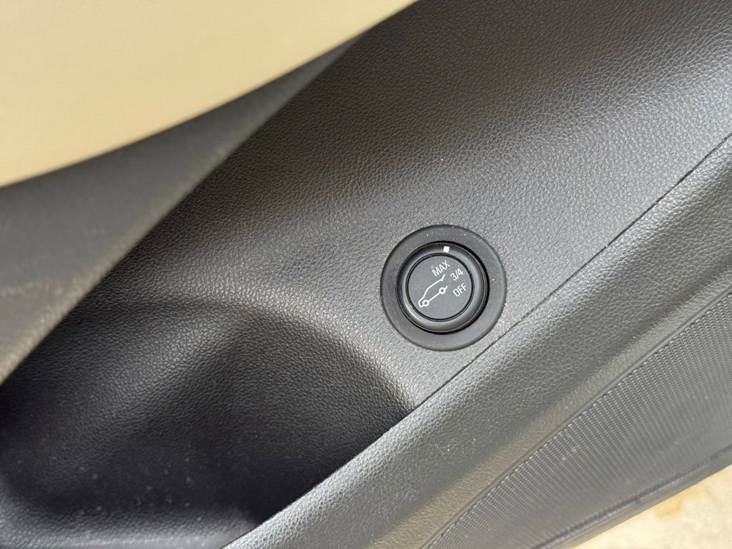 Used 2019 Buick Envision Essence image 16