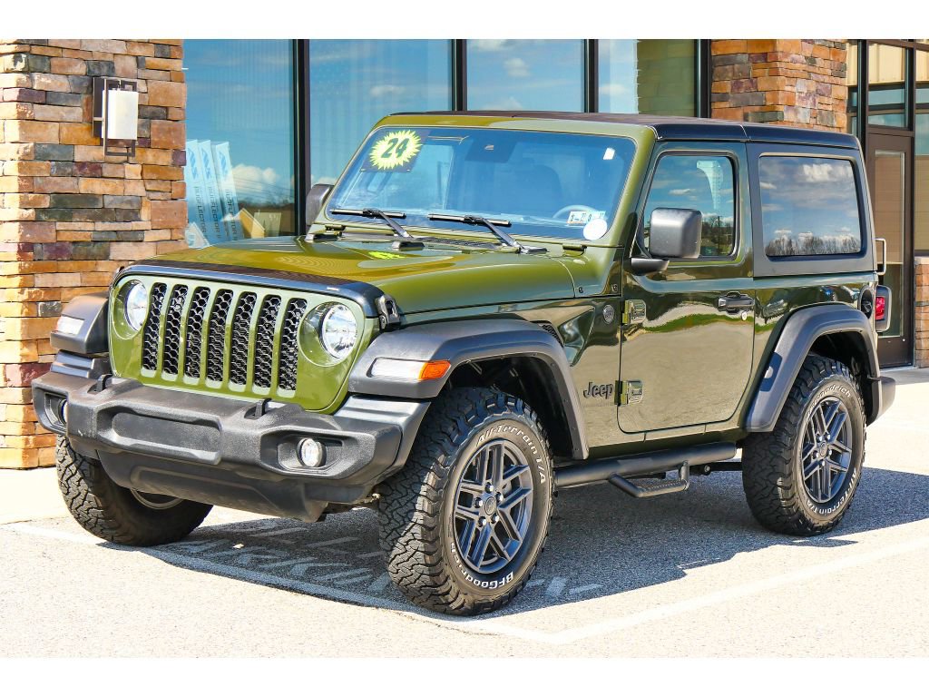 Used 2024 Jeep Wrangler Sport AWD/4WD image 7