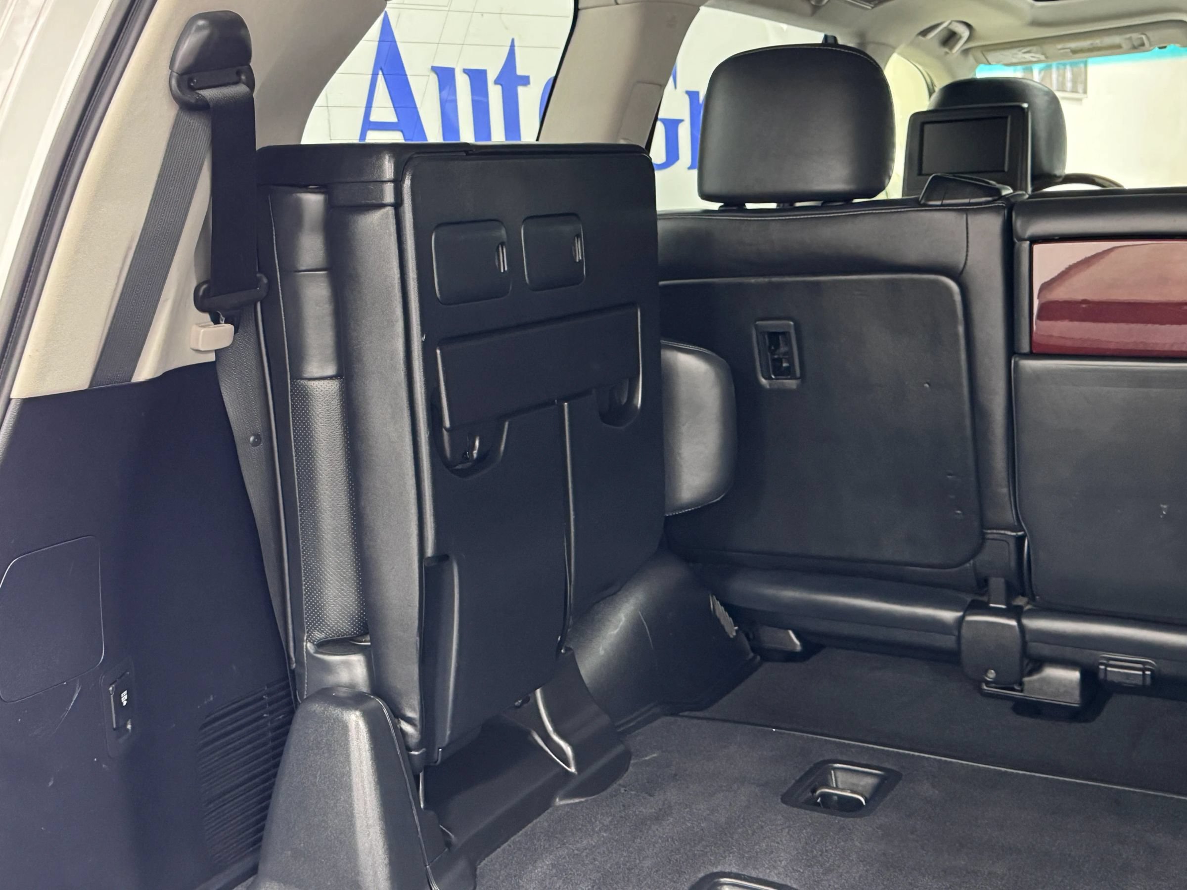 Used 2015 Lexus LX 570 4WD image 8