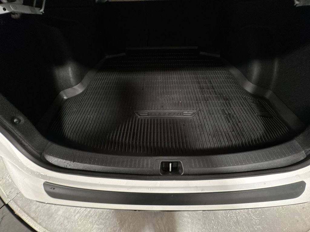 Used 2024 Toyota Corolla SE image 30