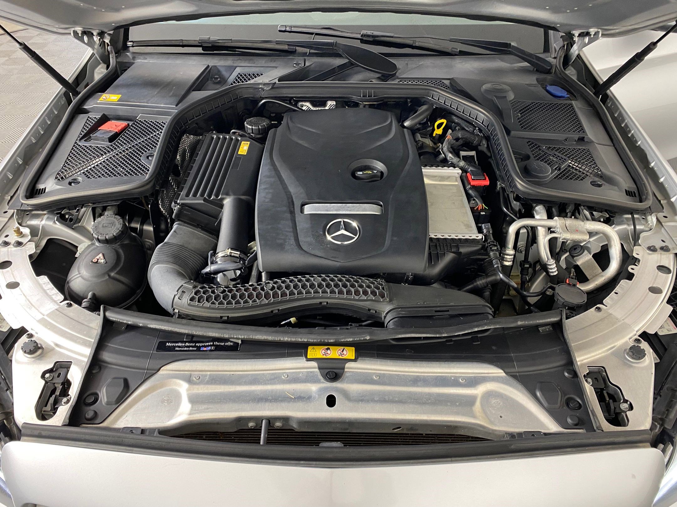 Used 2015 Mercedes-Benz C 300 4MATIC Sedan image 31