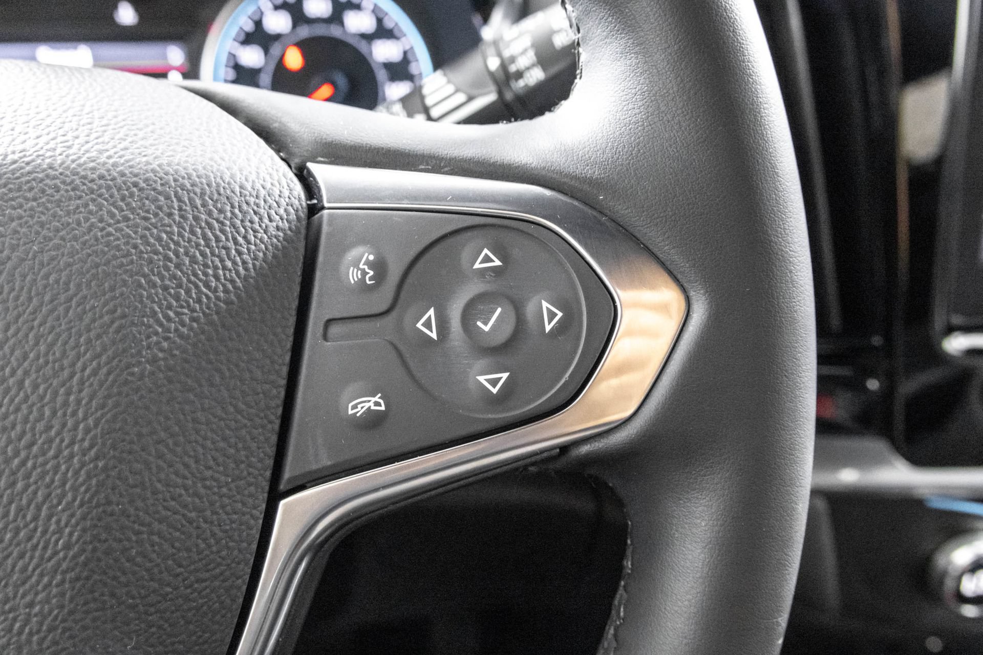 Used 2023 Chevrolet Traverse LT FWD image 26