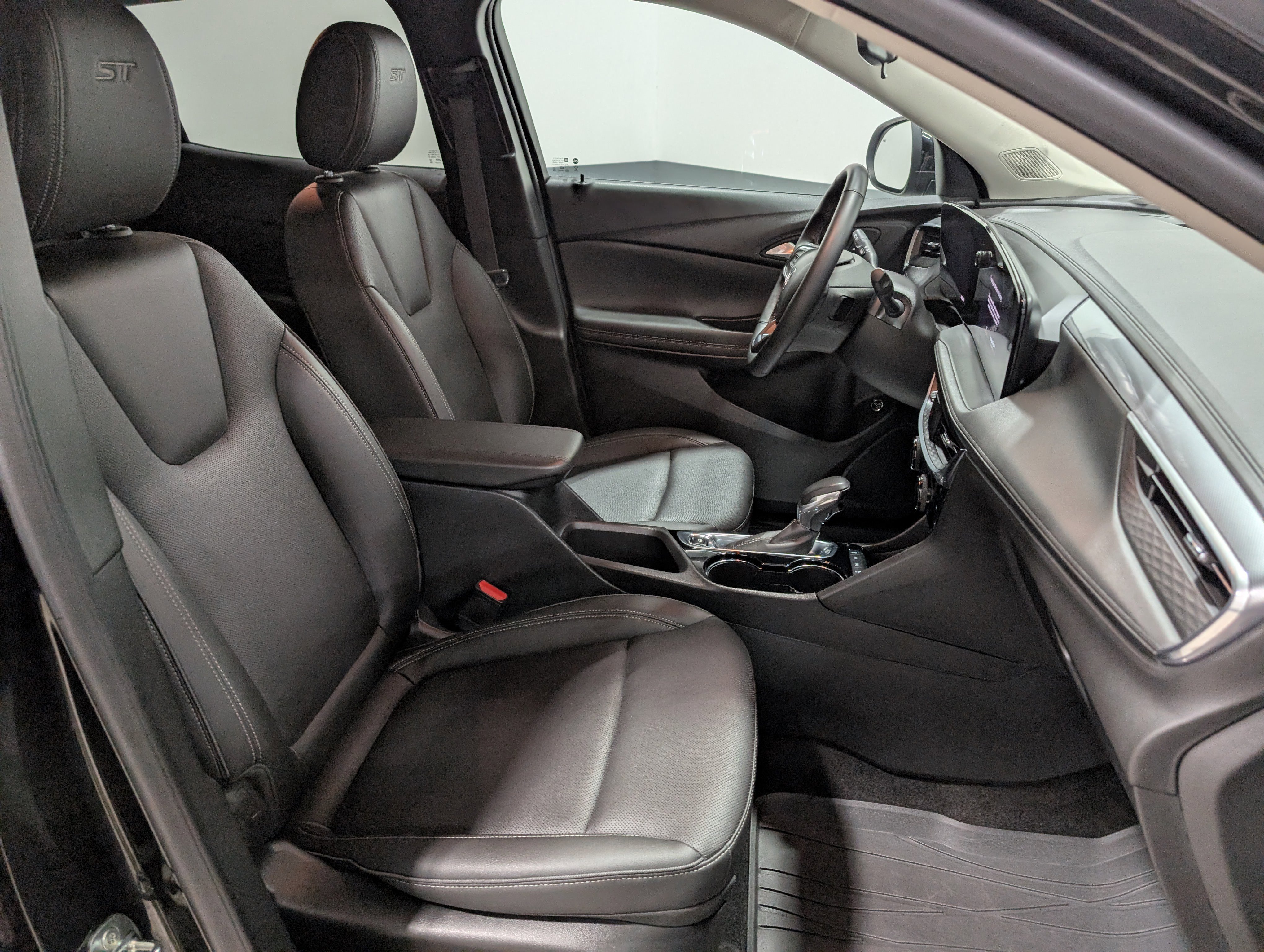 Used 2024 Buick Encore GX Sport Touring w/ Experience Buick Package image 18