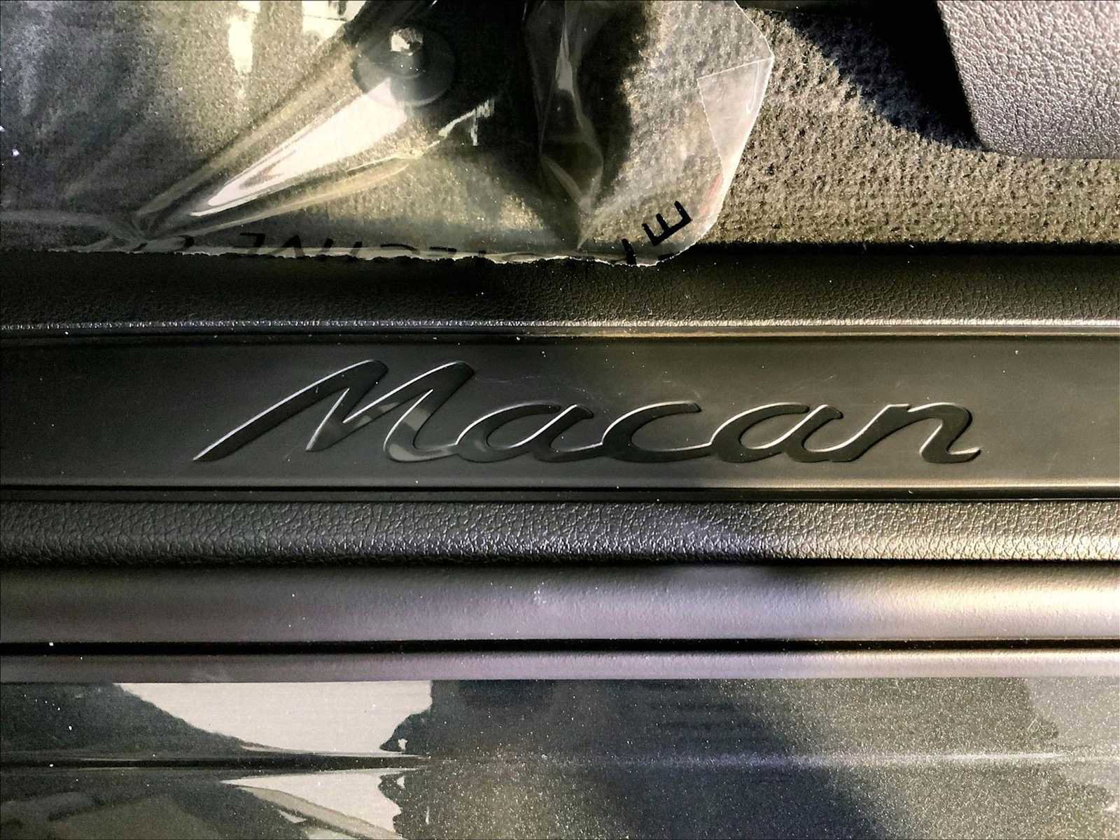 Certified 2025 Porsche Macan image 19