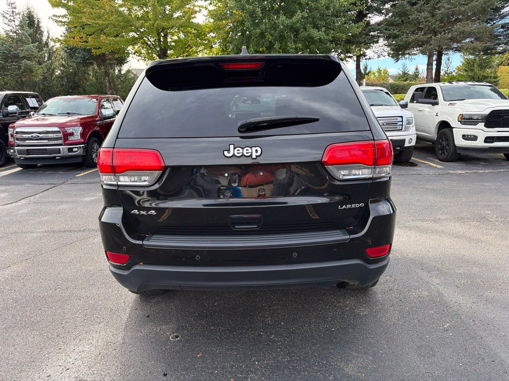 Used 2018 Jeep Grand Cherokee Laredo AWD/4WD image 4