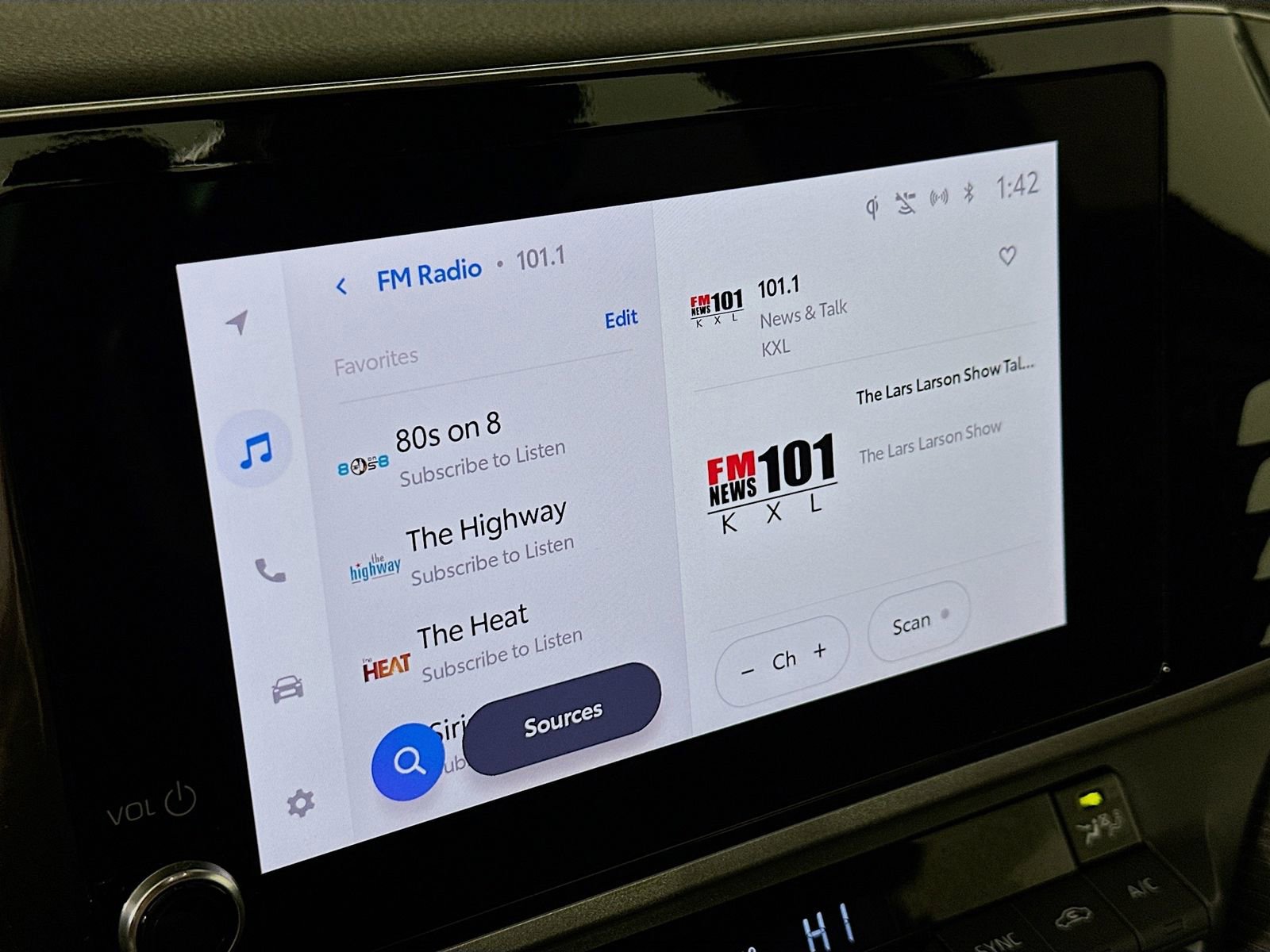 Certified 2025 Toyota Camry SE AWD/4WD image 15