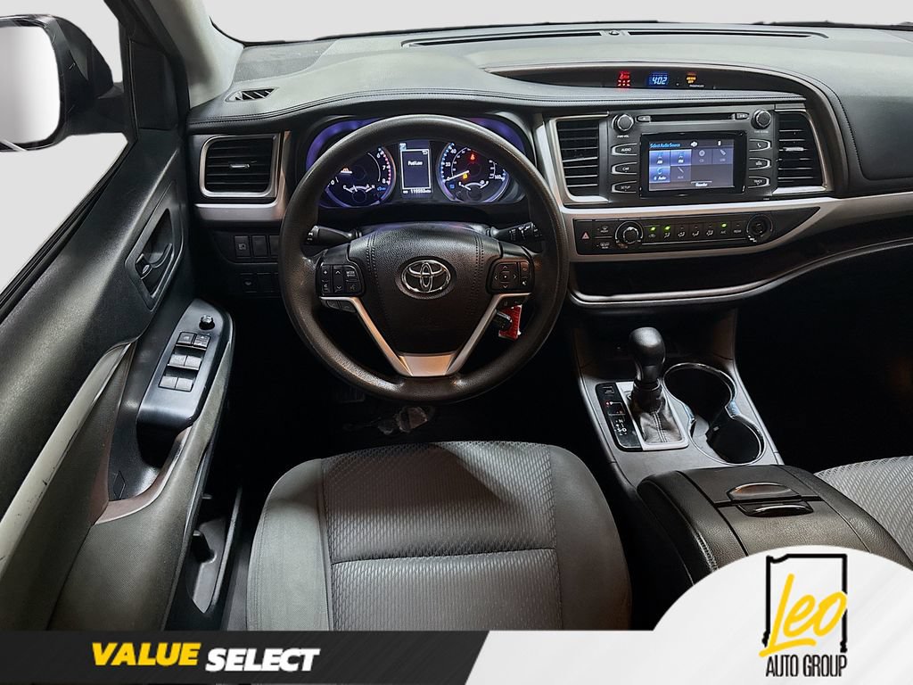 Used 2019 Toyota Highlander LE FWD image 22