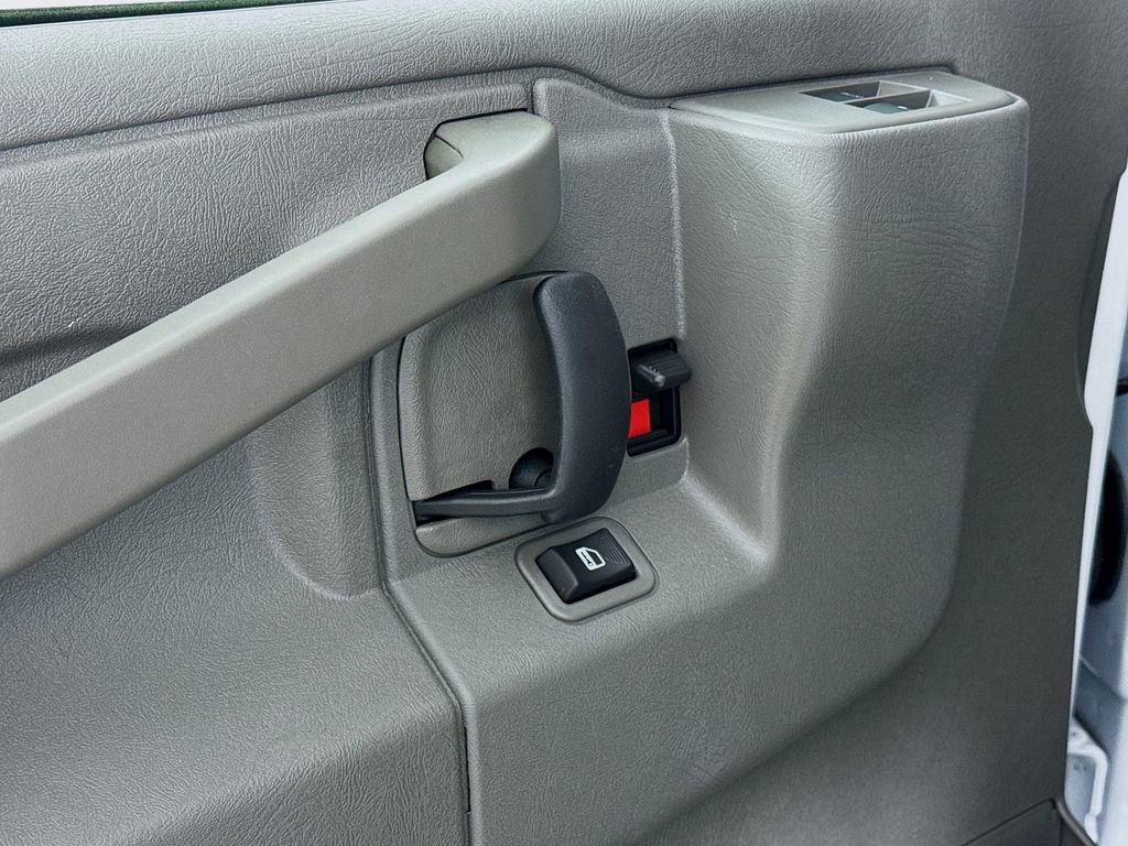 New 2025 GMC Savana 3500 w/ Power Convenience Package RWD image 20
