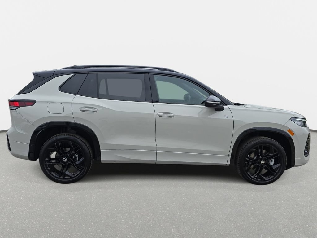 New 2026 Volkswagen Tiguan SE R-Line AWD/4WD image 4