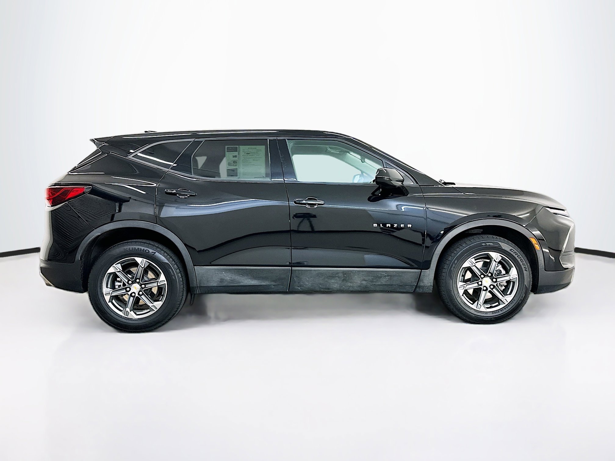Used 2025 Chevrolet Blazer LT AWD/4WD image 10