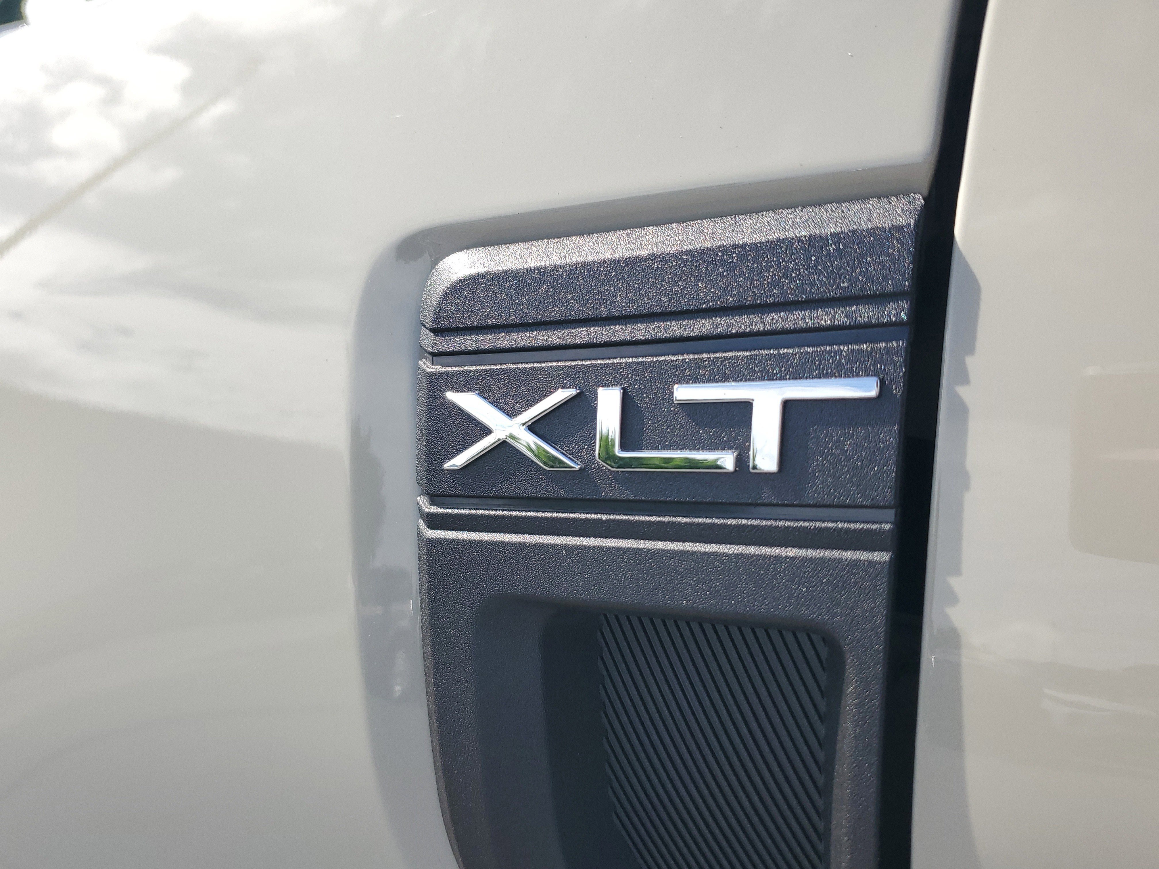 New 2025 Ford Maverick XLT w/ XLT Luxury Package image 8