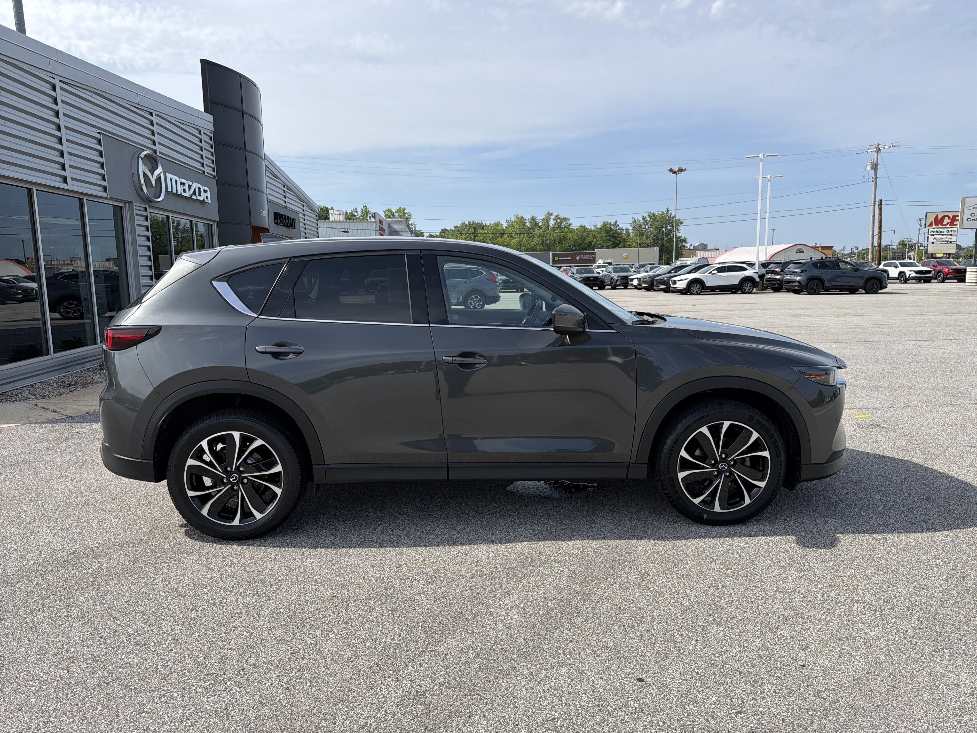 Used 2023 MAZDA CX-5 AWD 2.5 S w/ Premium Package image 2