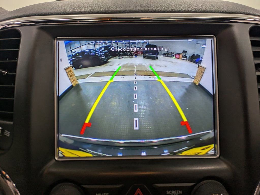 Used 2018 Jeep Grand Cherokee Limited image 15